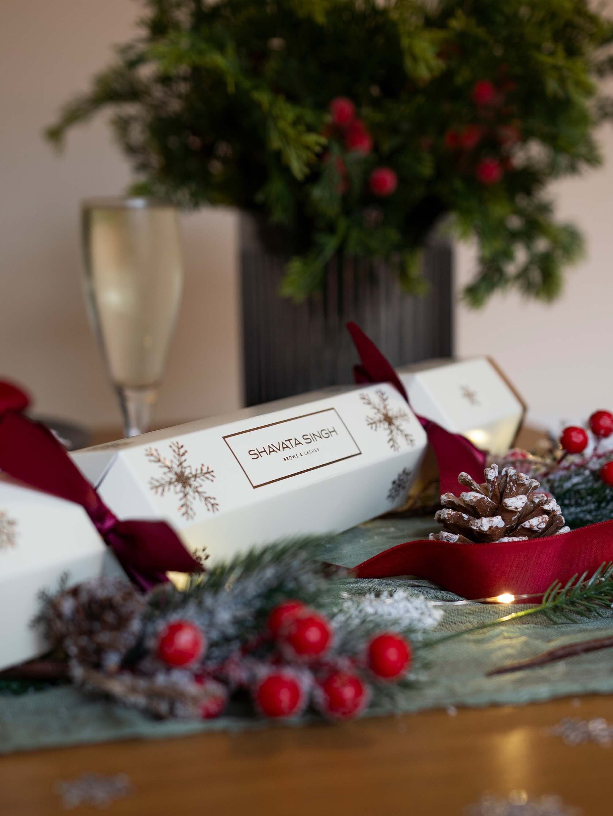 Mistle-Brow Magic Christmas Cracker